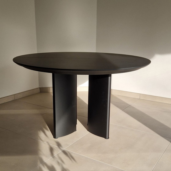 Image 1 of Uitschuifbare ronde design tafel