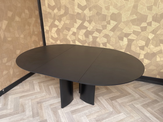 Image 1 of Uitschuifbare ronde design tafel