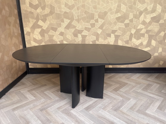 Image 1 of Uitschuifbare ronde design tafel