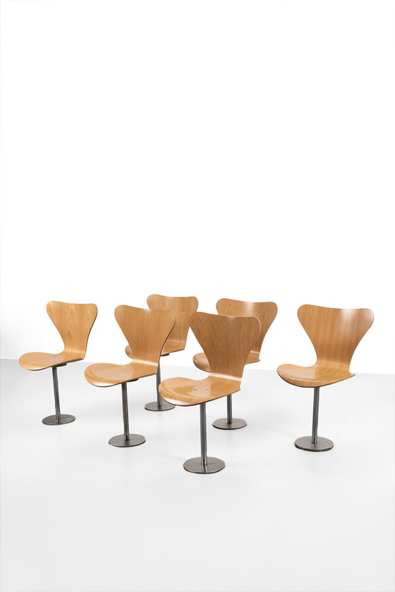 Image 1 of Arne Jacobsen series 7 vlinderstoel