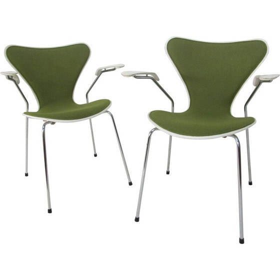 Image 1 of Set van 2 vintage model 3207 stoelen voor Fritz Hansen in groen staal 1980
