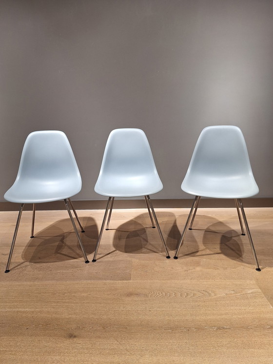 Image 1 of Vitra 3  Eames Dsx  Design Stoelen