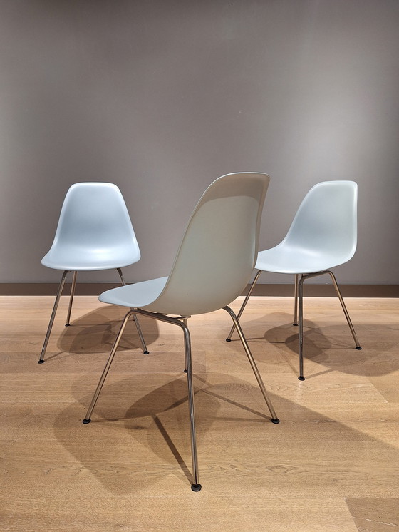 Image 1 of Vitra 3  Eames Dsx  Design Stoelen