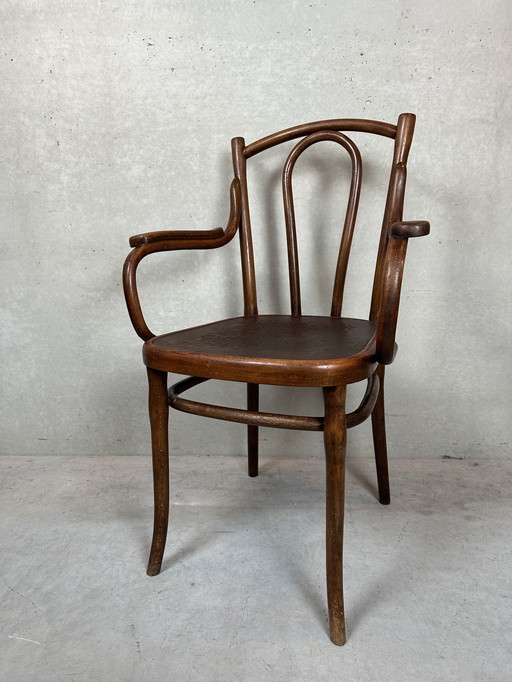 Original Thonet chair ‘fauteuil nr 1056’