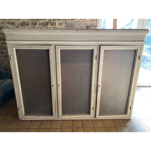 Vintage dressoir met kathedraalglas