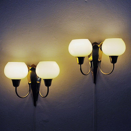 Image 1 of Paar vintage wandlampen van messing en opaline glas van Br Sæther, Noorwegen 1940