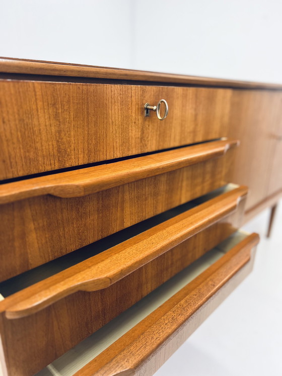 Image 1 of Vintage teakhouten sideboard