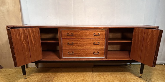 Image 1 of Mid Century Retro Vintage Tola Houten Dressoir Door G Plan E. Gomme 1950-1960 - Italiaans Geïnspireerd Ontwerp