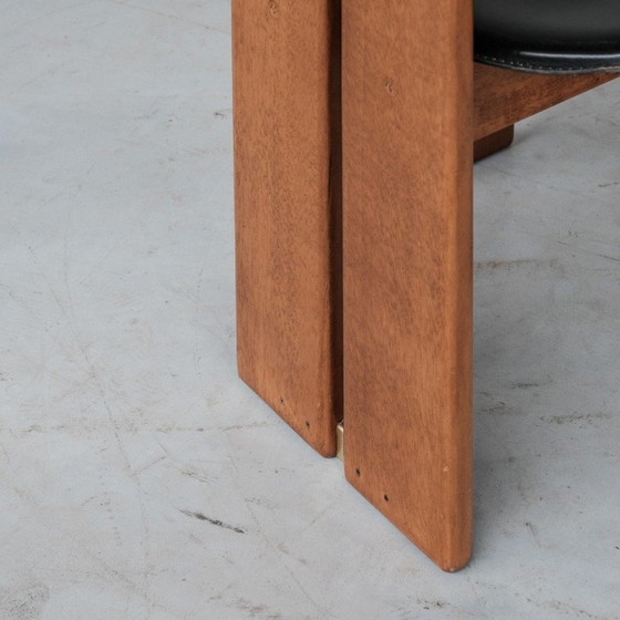 Image 1 of Set van 4 vintage "Africa" eetkamerstoelen in walnoot en leer voor Scarpa, Italië 1975