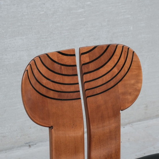 Image 1 of Set van 4 vintage "Africa" eetkamerstoelen in walnoot en leer voor Scarpa, Italië 1975