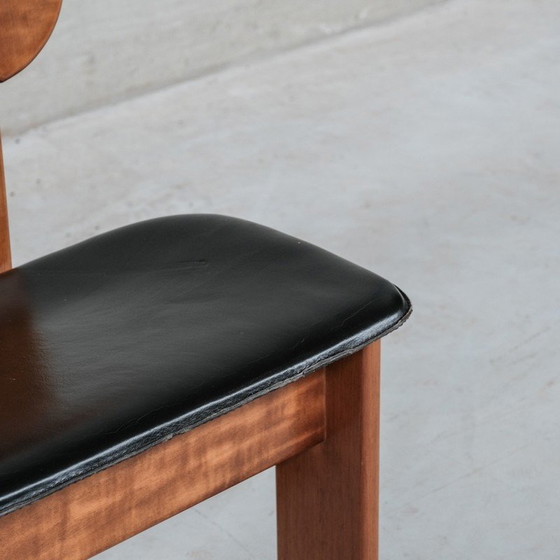 Image 1 of Set van 4 vintage "Africa" eetkamerstoelen in walnoot en leer voor Scarpa, Italië 1975