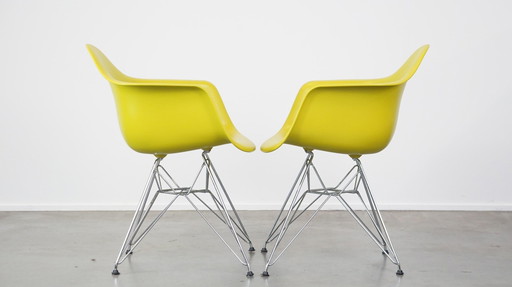 2 X Vitra Eamas Dar Design Eetkamerstoel