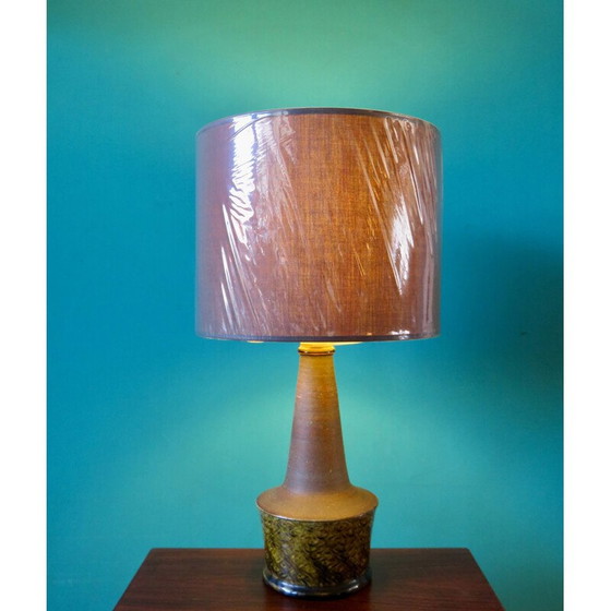 Image 1 of Vintage bedlampje in zandsteen en okerkleurig email door Nils Khaler, Denemarken 1965