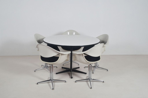 Eames eettafel en 5 stoelen van George Nelson voor Herman Miller, jaren '60