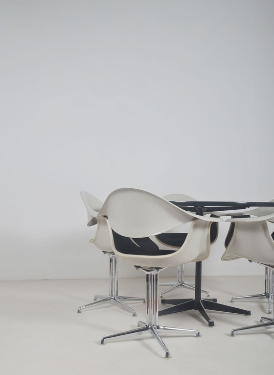 Image 1 of Eames eettafel en 5 stoelen van George Nelson voor Herman Miller, jaren '60