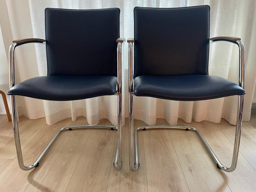 2 X Leolux Freyr Model 141-100 Eetkamerstoelen