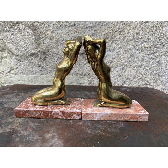 Image 1 of Vintage Art Deco marmeren boekensteun met afbeelding van 2 knielende vrouwen