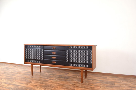 Image 1 of Mid Century Op-Art Handbeschilderd Teak Dressoir van Gustav Bahus, 1960S