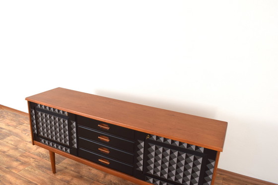 Image 1 of Mid Century Op-Art Handbeschilderd Teak Dressoir van Gustav Bahus, 1960S