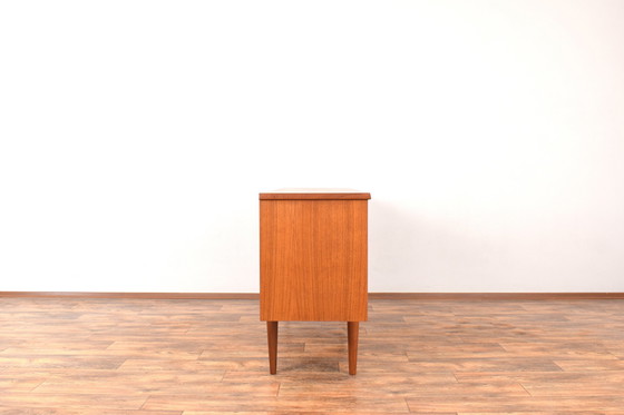 Image 1 of Mid Century Op-Art Handbeschilderd Teak Dressoir van Gustav Bahus, 1960S