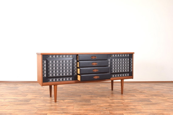 Image 1 of Mid Century Op-Art Handbeschilderd Teak Dressoir van Gustav Bahus, 1960S