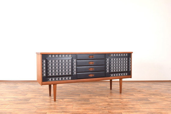 Image 1 of Mid Century Op-Art Handbeschilderd Teak Dressoir van Gustav Bahus, 1960S