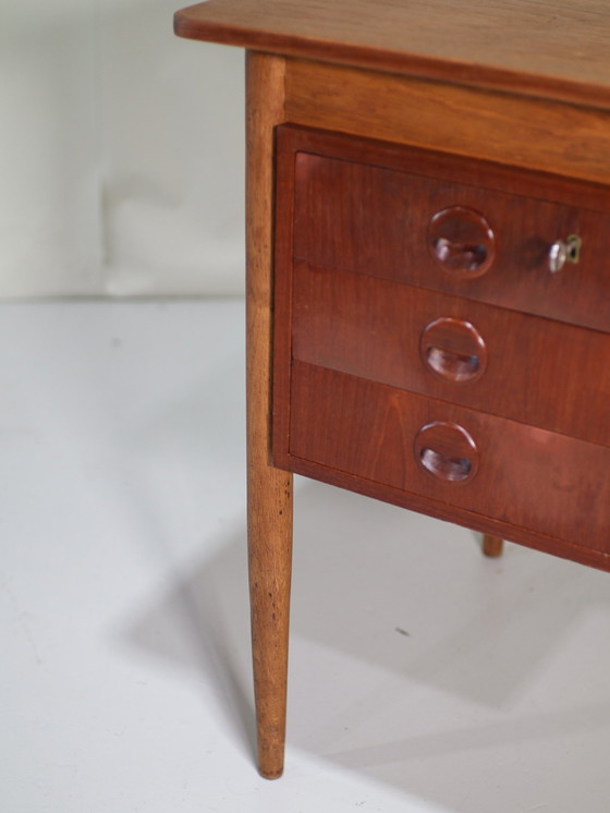 Image 1 of Bureau Vintage Teakhout Vrijstaand Deens