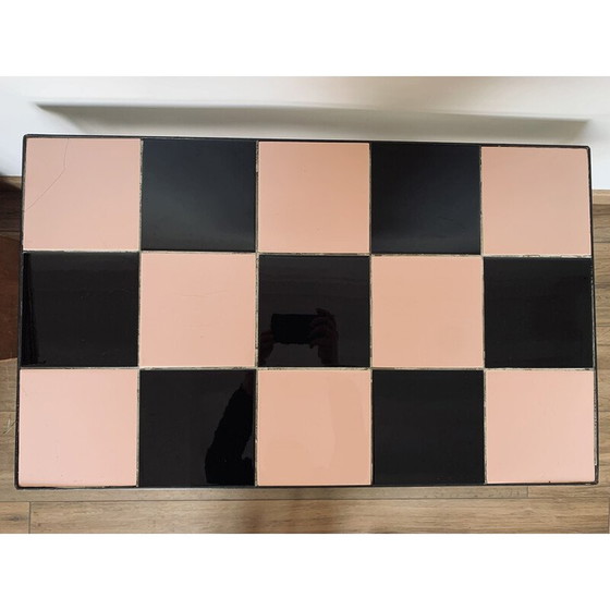 Image 1 of Vintage salontafel in metaal en zwart en roze dambord