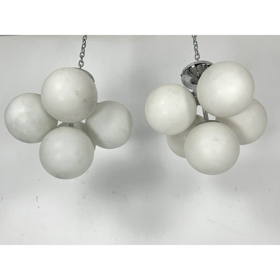 Image 1 of Paar vintage hanglampen in chroom en opaline glas, Italië 1980