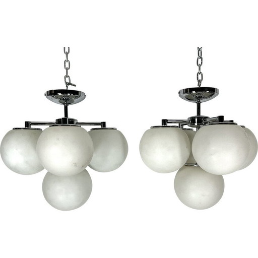 Paar vintage hanglampen in chroom en opaline glas, Italië 1980