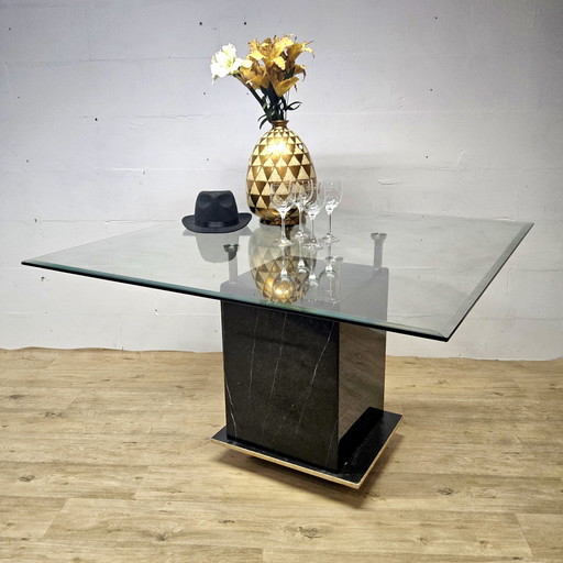 Grote Vintage Vierkante Glazen Tafel Met Zwart Marmeren Voet / Vintage Square Glass Table Marble Base