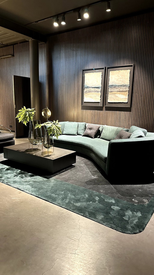 Minotti Seymour Bank - Ellis Coffee Table - Colette Armchair - Solid Console - Dibbets Karpet - Umo Art