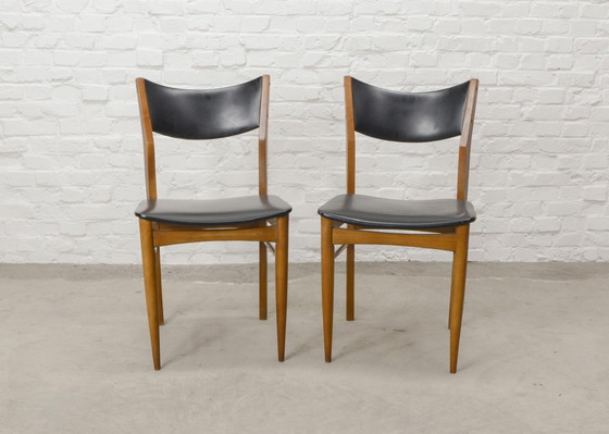 Image 1 of 6x Mid Century Design massief houten eetkamerstoelen met zwarte kunstlederen rugleuning en zitting, jaren 1960