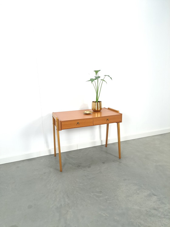 Image 1 of Formica bureau met lades