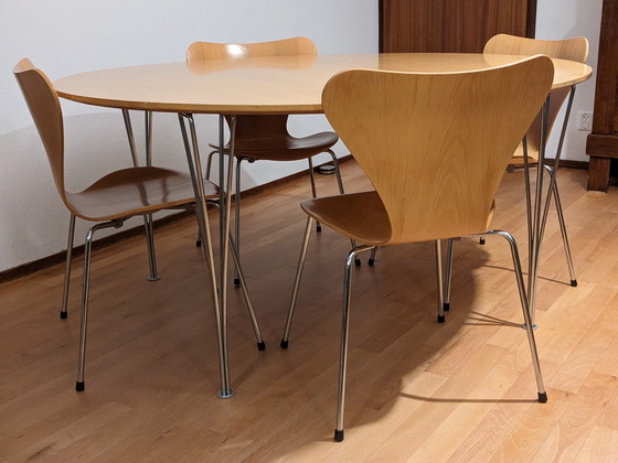 Image 1 of Fritz Hansen Piet Hein & Bruno Mathsson Supercircular eettafel