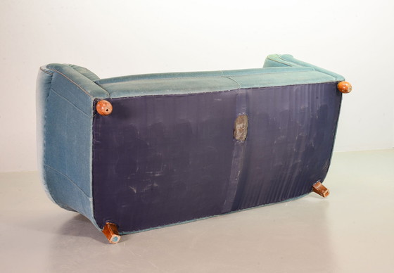 Image 1 of Chesterfield Duotone tweezits Victoriaanse bank in matblauw en mosgroen fluweel, jaren 50. ref. SS058