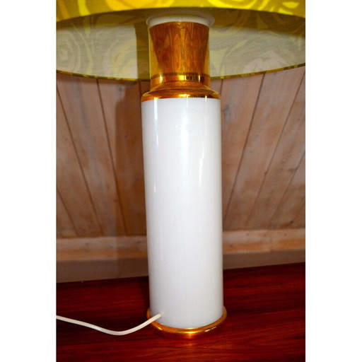 Vintage tafellamp met wit glas en gouden voet door Uno en Osten Kristiansson voor Luxus, Zweden 1960