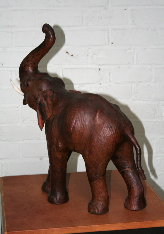 Image 1 of Grote Vintage Lederen Olifant