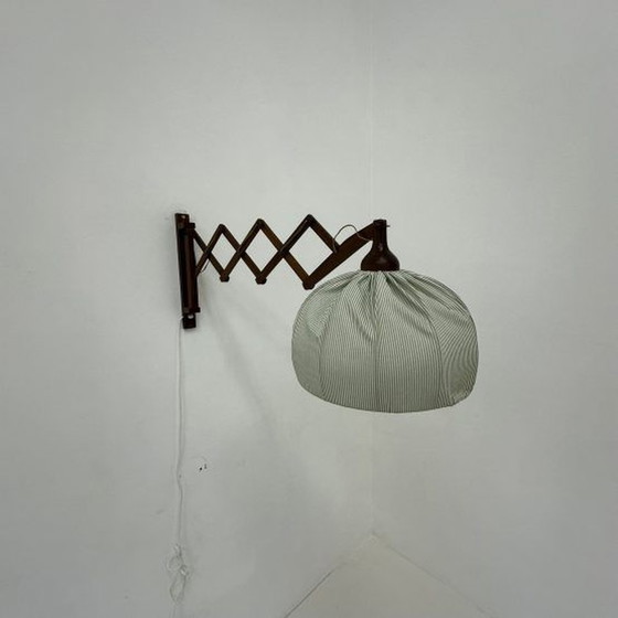 Image 1 of Vintage teakhouten schaar wandlamp , jaren 1960