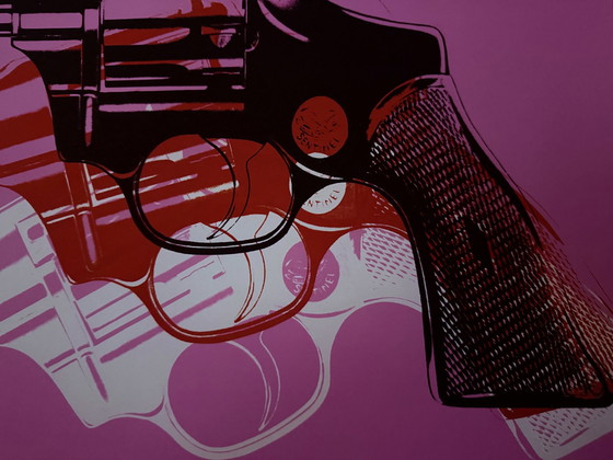 Image 1 of Andy Warhol: “Gun, 1981-1982”.