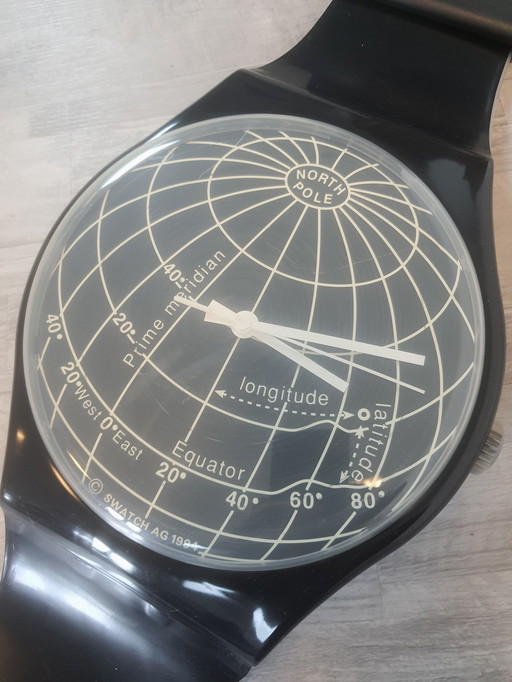 Swatch Maxi Wandklok Zwarte Globe Vintage 1994