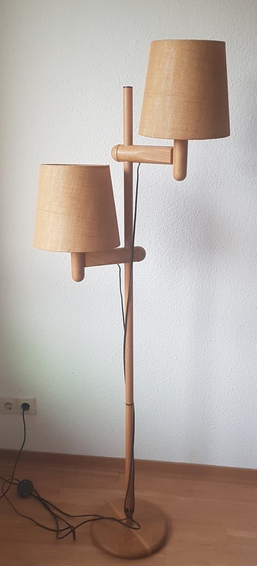 Houten Vloerlamp Met 2 Kappen Van Temde