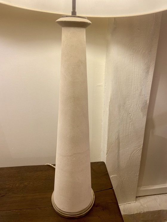 Image 1 of Paar modernistische lampen van steen en brons.