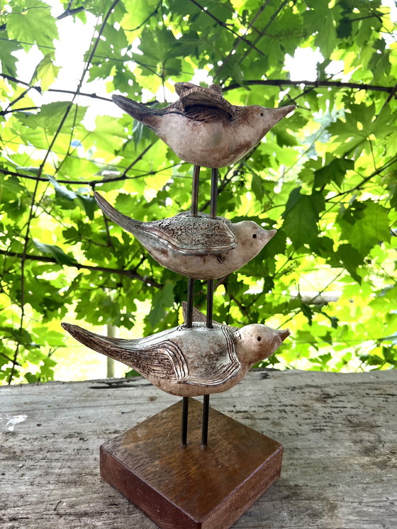 Image 1 of Sculptuur Houten beeld van drie vogels