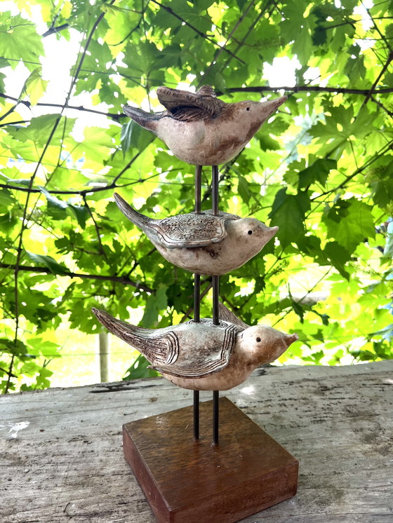 Image 1 of Sculptuur Houten beeld van drie vogels