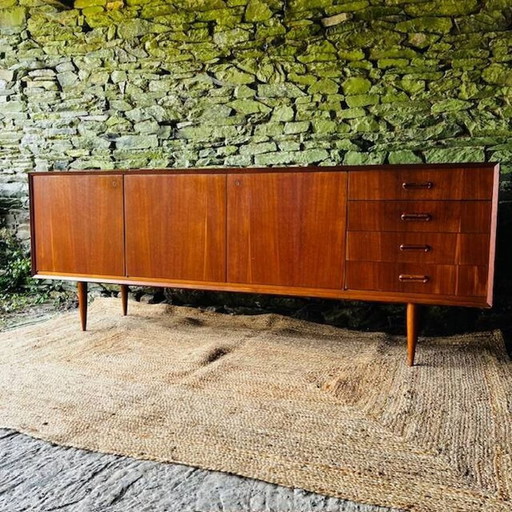 Scandinavisch dressoir van teakhout