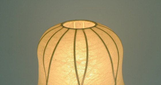 Image 1 of Mid Century Goldkant Cocoon tafellamp