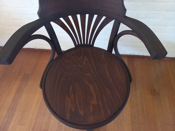 Image 1 of Houten draaibaar kapiteinsstoel