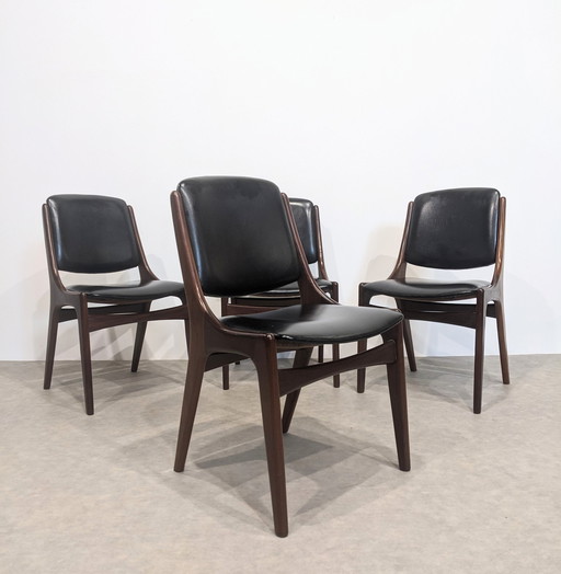  Set van vier stoelen uit Mid Century