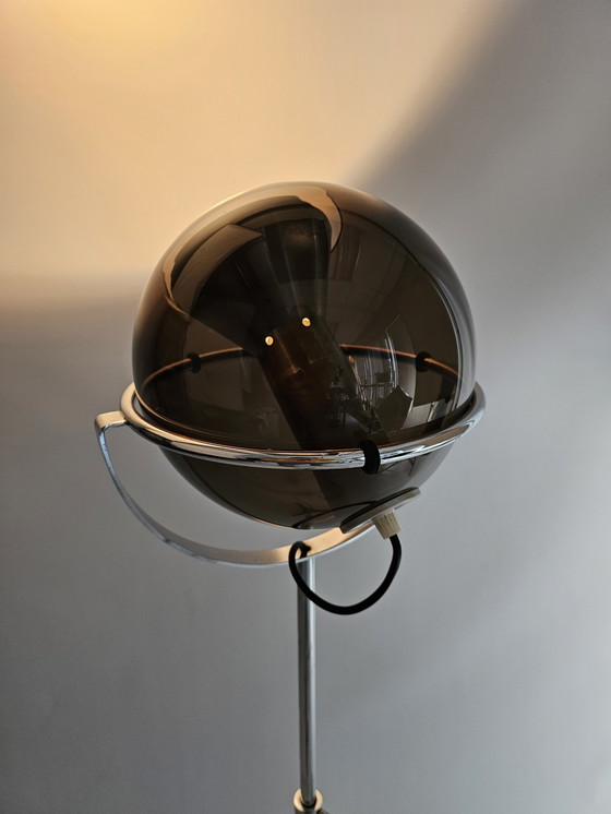 Image 1 of Raak Globe Vloerlamp van Frank Ligtelijn, 1960s